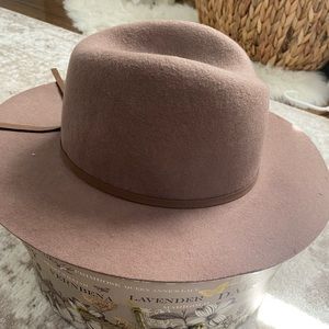 Elizabeth and James Nude Hat